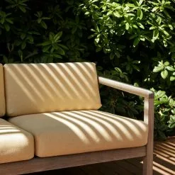 Skagerak Virkelyst Sofa 2-seter Honey Yellow 13 Skagerak Virkelyst Sofa 2-seter Honey Yellow -hemma butik 2023 1505776 virkelyst 2 seater close up m