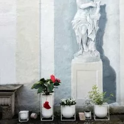 By Lassen Kubus Blomkruka 23cm Vit 8 By Lassen Kubus Blomkruka 23cm Vit -hemma butik 2023 bylassen kubus flowerpots kubus vase nolia