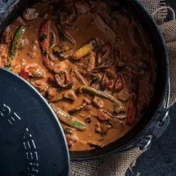 Big Green Egg Gjutjärnkruka 5,2 Liter -hemma butik 2023 casti iron dutch oven stroganoff 1200x600 1024x512 1