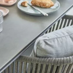 Cane-line Pure Matbord Aluminiumbas Ljusgrå 200x100cm -hemma butik 2023 pure 0007 moments chair close up 1571336108 0752fcbf 1208 4722 9de5 38b35ae66338 2